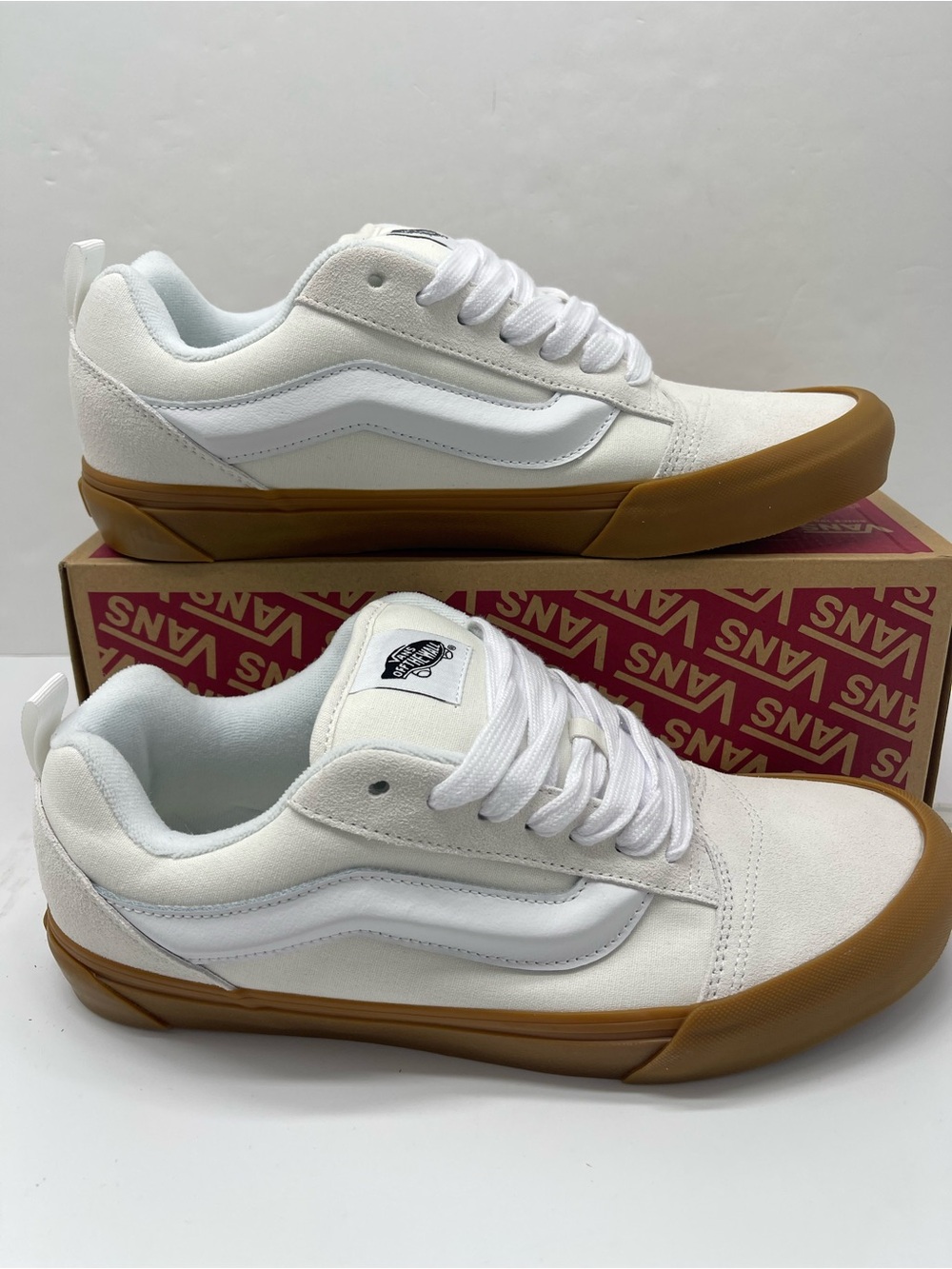 Vans Men’s Sz 11.5 Knu Skool GUM BLANC DE BLANC
VN000D22JVY Skate Sneakers